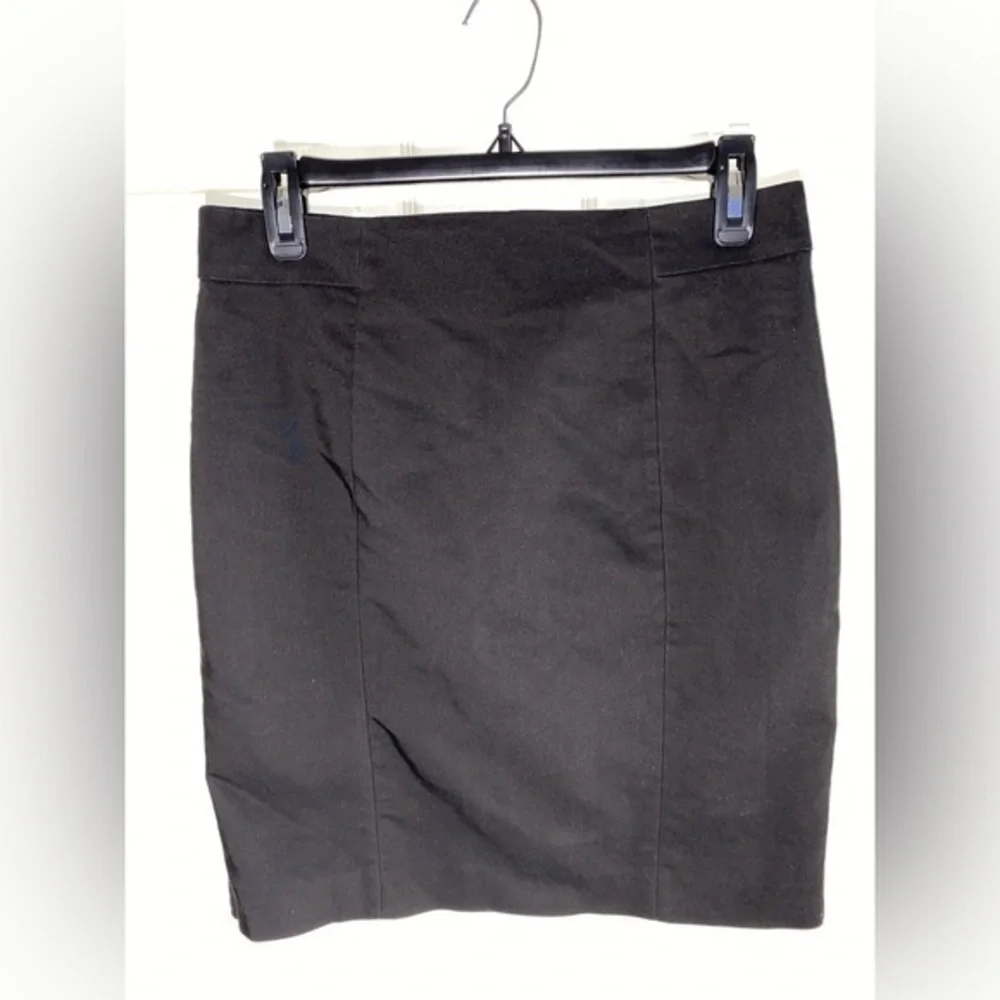 H&M Black Pencil Skirt Size 10 Business Casual Classic, Work, Office Basic
